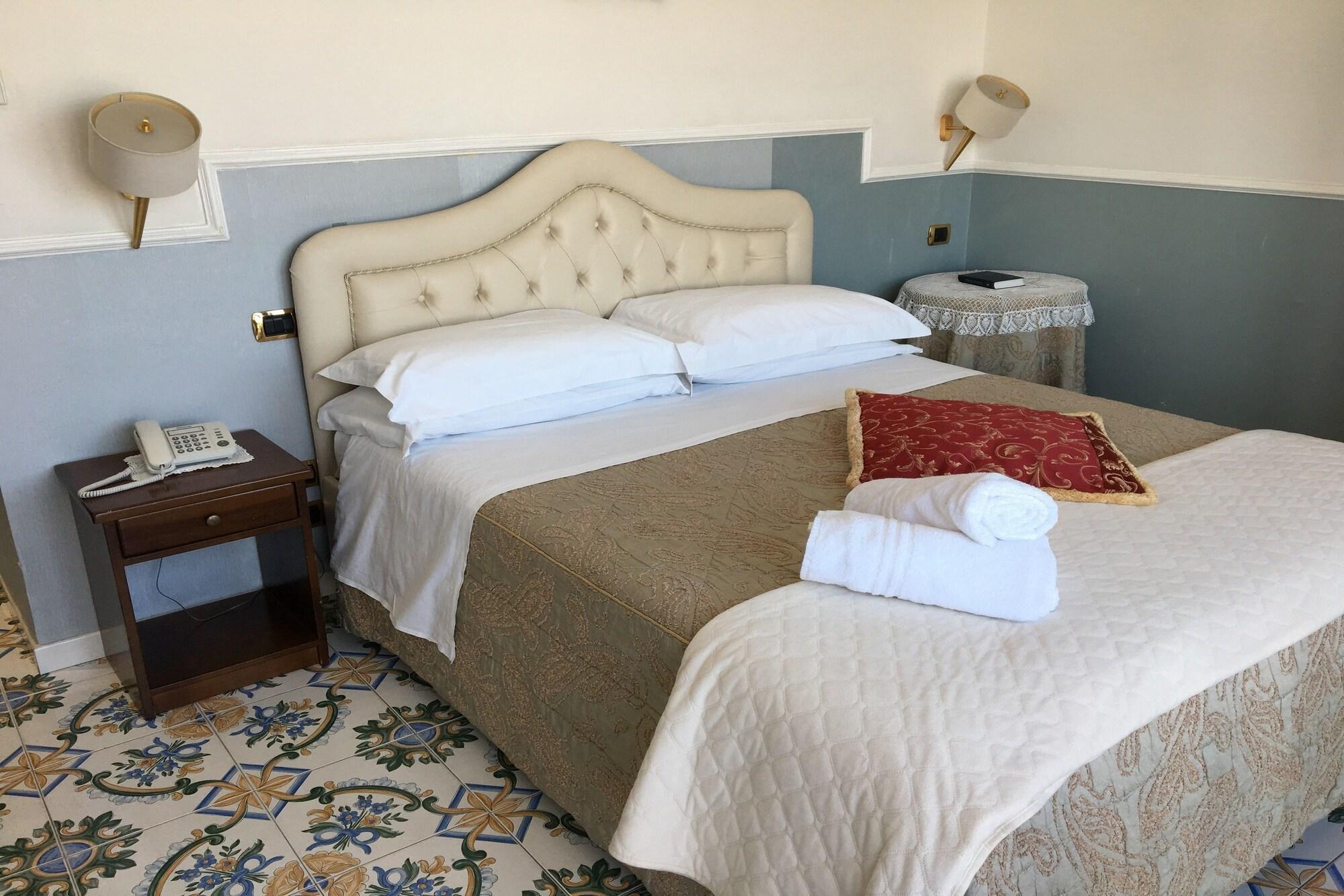 Experience Boutique Hotel - Villa Cimmino 카스텔라마레디스타비아 외부 사진